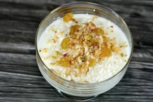 Coconut Milk Rice Pudding with Cinnamon and Raisins